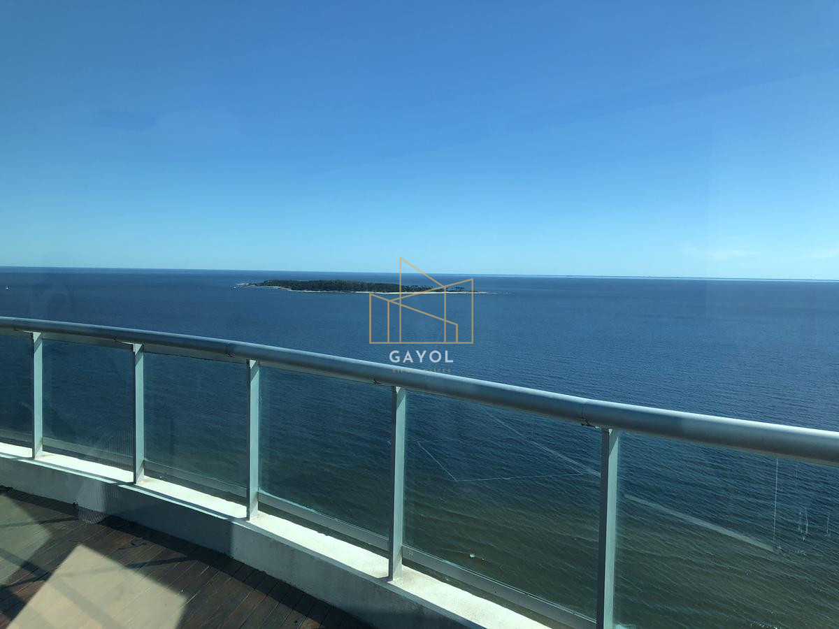 Apartamento ID.932 - Venta y alquiler anual exclusivo Pent House Aquarela  3 dormitorios y dep. 