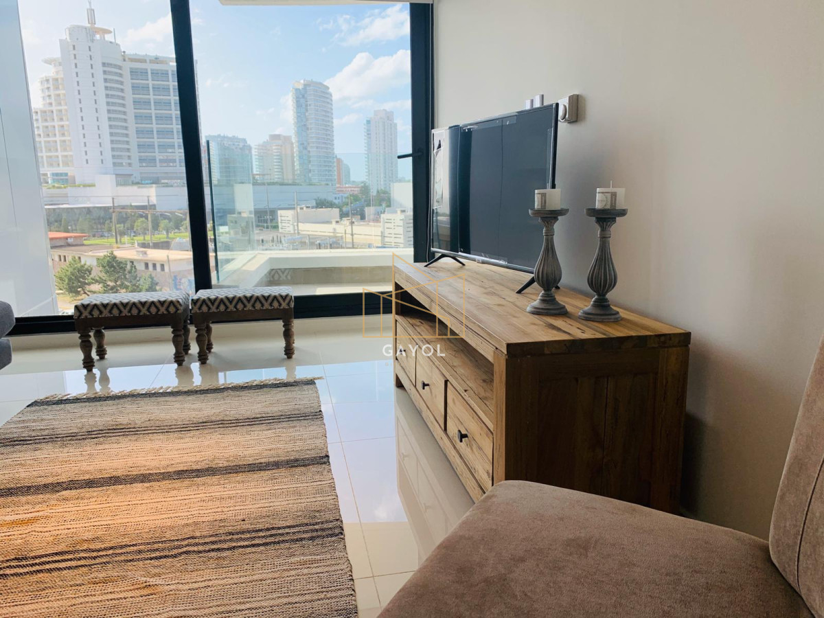 Apartamento ID.939 - Apartamento de 2 dormitorios en alquiler anual .