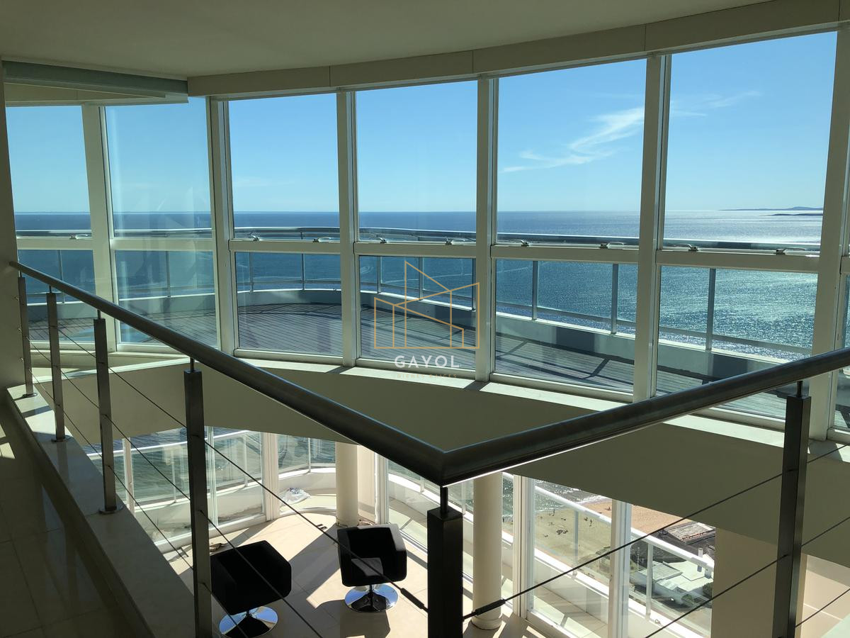 Apartamento ID.932 - Venta y alquiler anual exclusivo Pent House Aquarela  3 dormitorios y dep. 