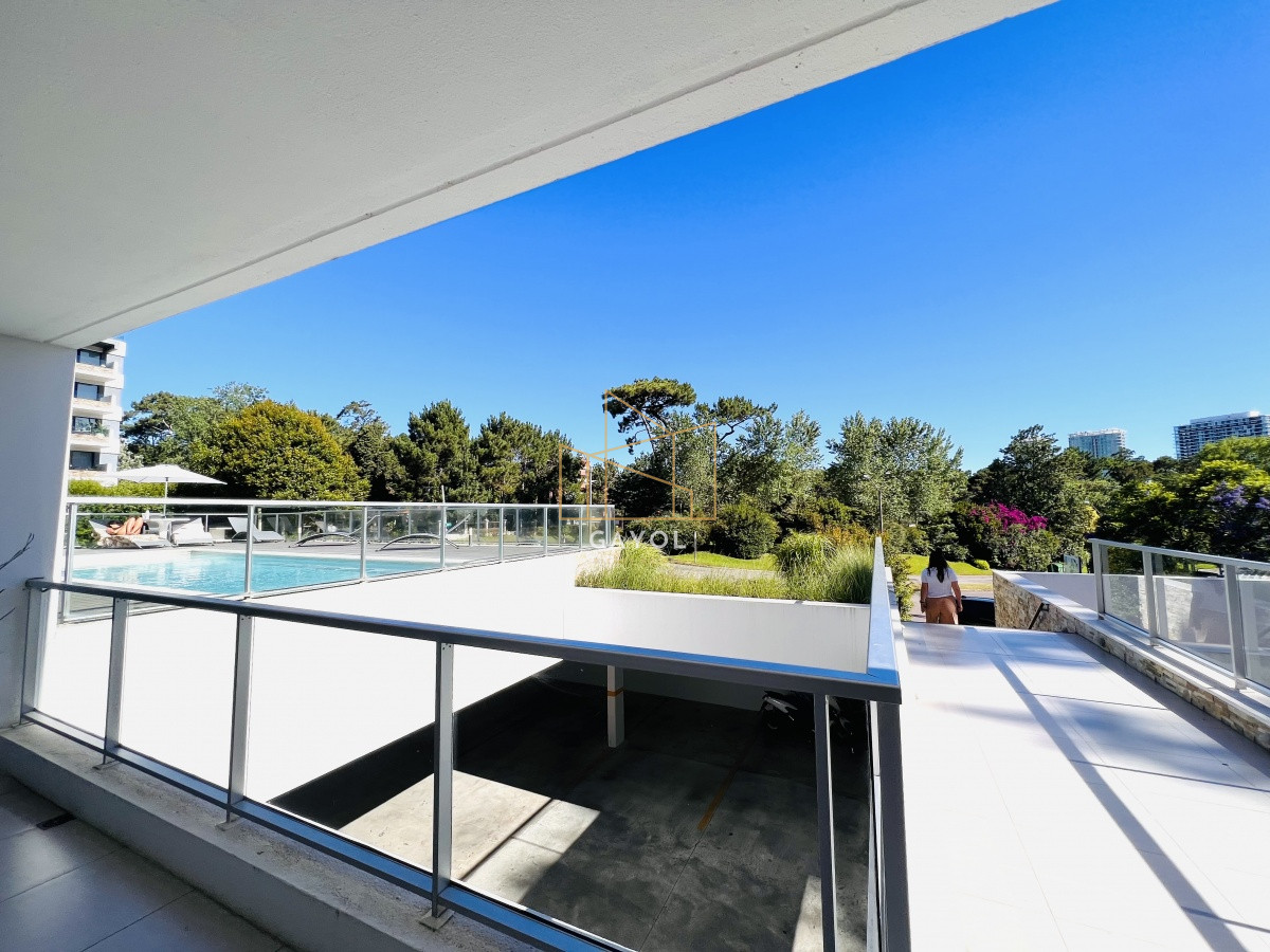 Apartamento ID.574 - Emerald apartamento en venta - 3 dormitorios + den- piscina  - Mansa Penthouse Punta del Este