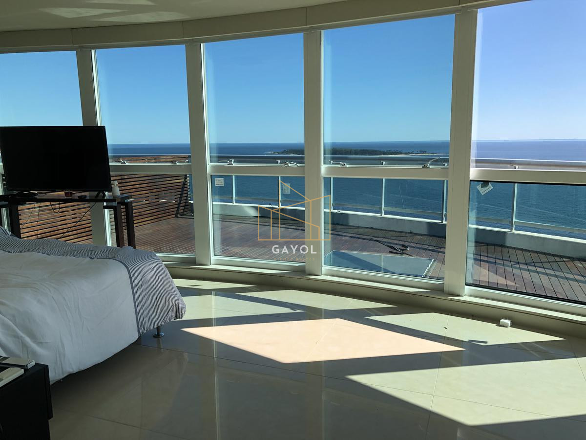 Apartamento ID.932 - Venta y alquiler anual exclusivo Pent House Aquarela  3 dormitorios y dep. 