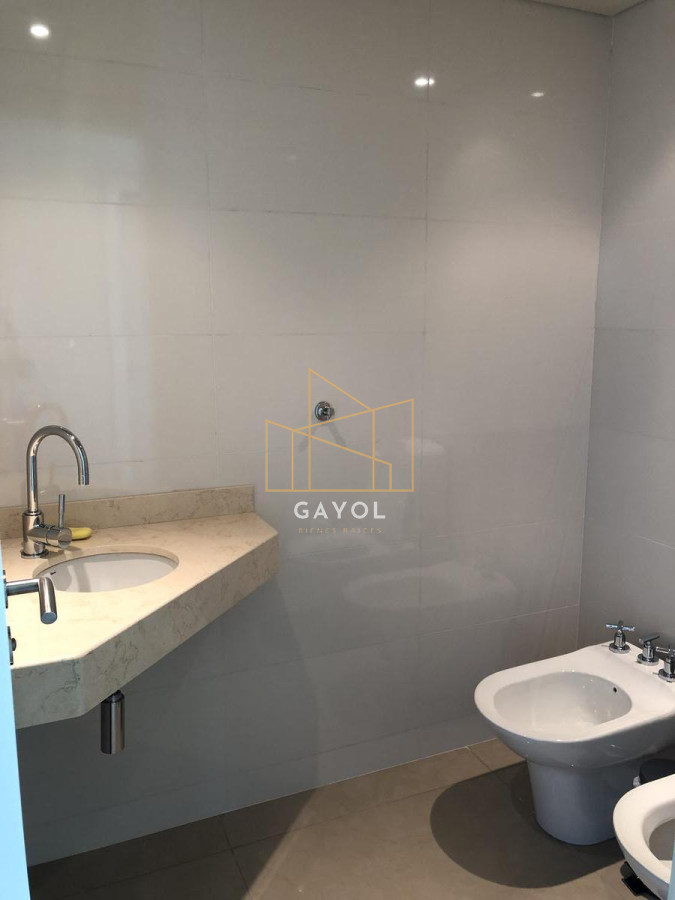 Apartamento ID.932 - Venta y alquiler anual exclusivo Pent House Aquarela  3 dormitorios y dep. 
