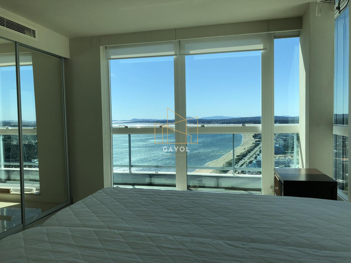 Apartamento ID.932 - Venta y alquiler anual exclusivo Pent House Aquarela  3 dormitorios y dep. 