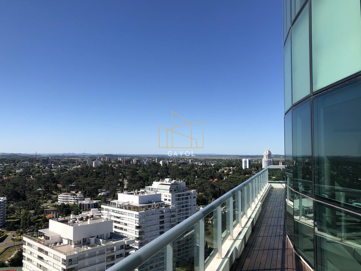 Apartamento ID.932 - Venta y alquiler anual exclusivo Pent House Aquarela  3 dormitorios y dep. 