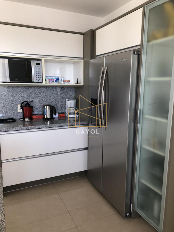 Apartamento ID.932 - Venta y alquiler anual exclusivo Pent House Aquarela  3 dormitorios y dep. 