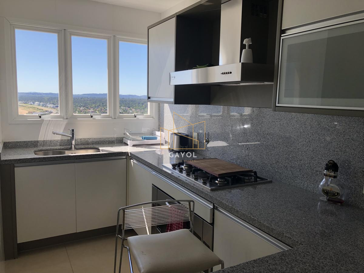 Apartamento ID.932 - Venta y alquiler anual exclusivo Pent House Aquarela  3 dormitorios y dep. 