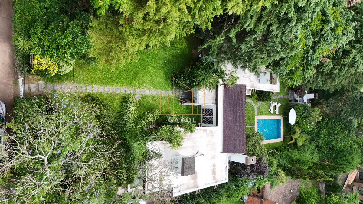 Casa ID.620 - Casa en venta en Punta del Este de 3 dormitorios. 