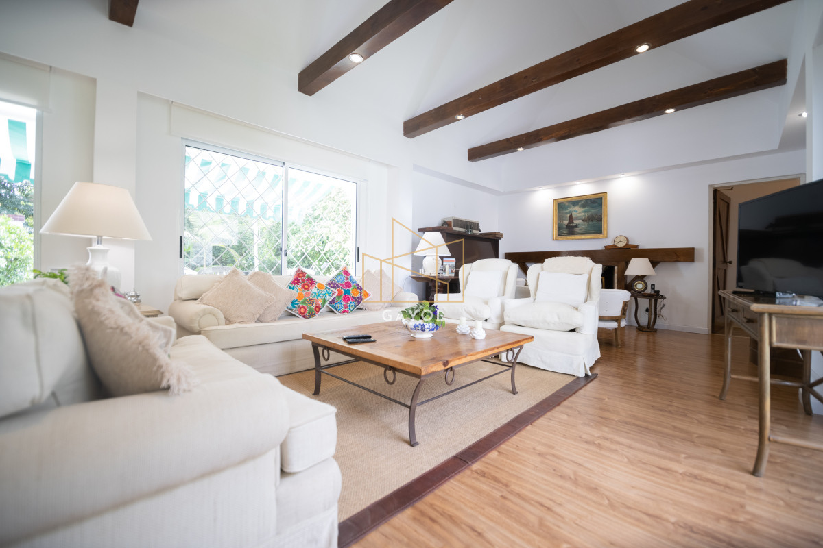 Casa ID.620 - Casa en venta en Punta del Este de 3 dormitorios. 