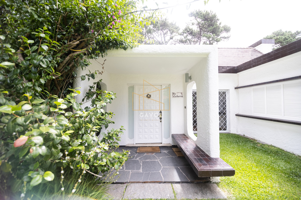 Casa ID.620 - Casa en venta en Punta del Este de 3 dormitorios. 