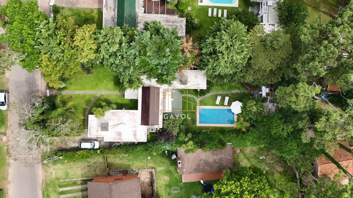 Casa ID.620 - Casa en venta en Punta del Este de 3 dormitorios. 