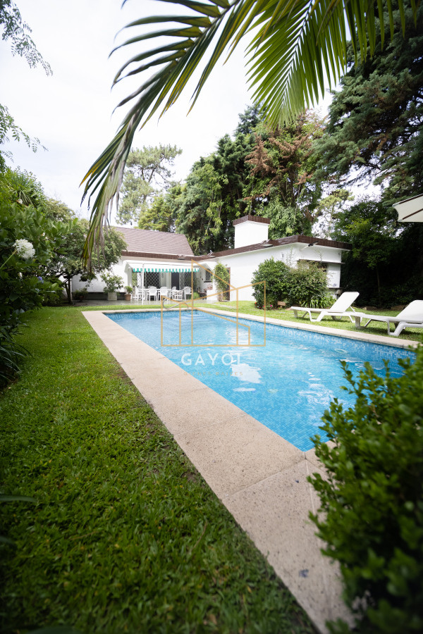 Casa ID.620 - Casa en venta en Punta del Este de 3 dormitorios. 