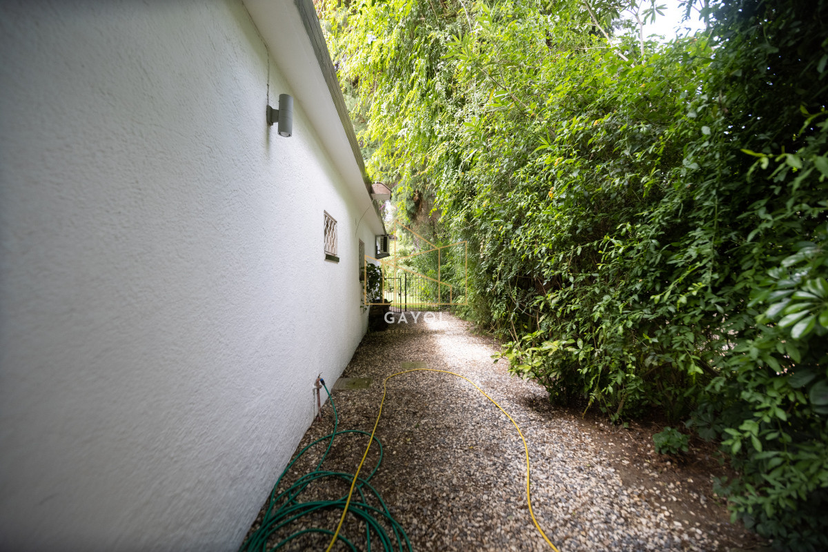 Casa ID.620 - Casa en venta en Punta del Este de 3 dormitorios. 