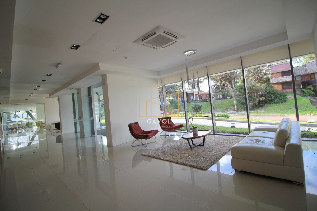 Apartamento ID.464 - Apartamento en venta 2 dormitorios. Chronos- Playa Brava. Punta del Este.