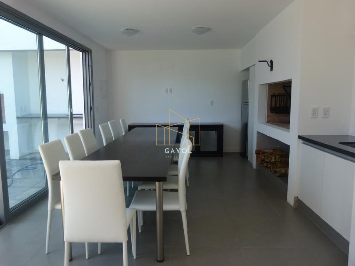 Apartamento ID.464 - Apartamento en venta 2 dormitorios. Chronos- Playa Brava. Punta del Este.