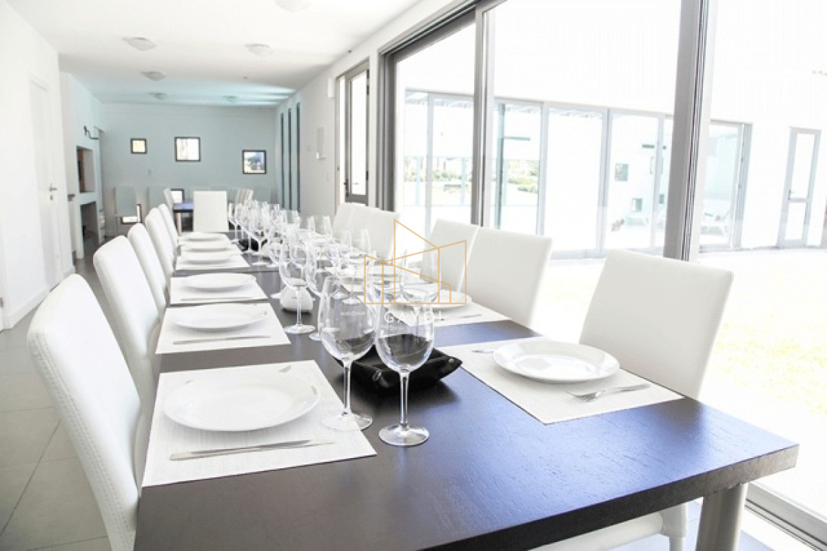 Apartamento ID.464 - Apartamento en venta 2 dormitorios. Chronos- Playa Brava. Punta del Este.