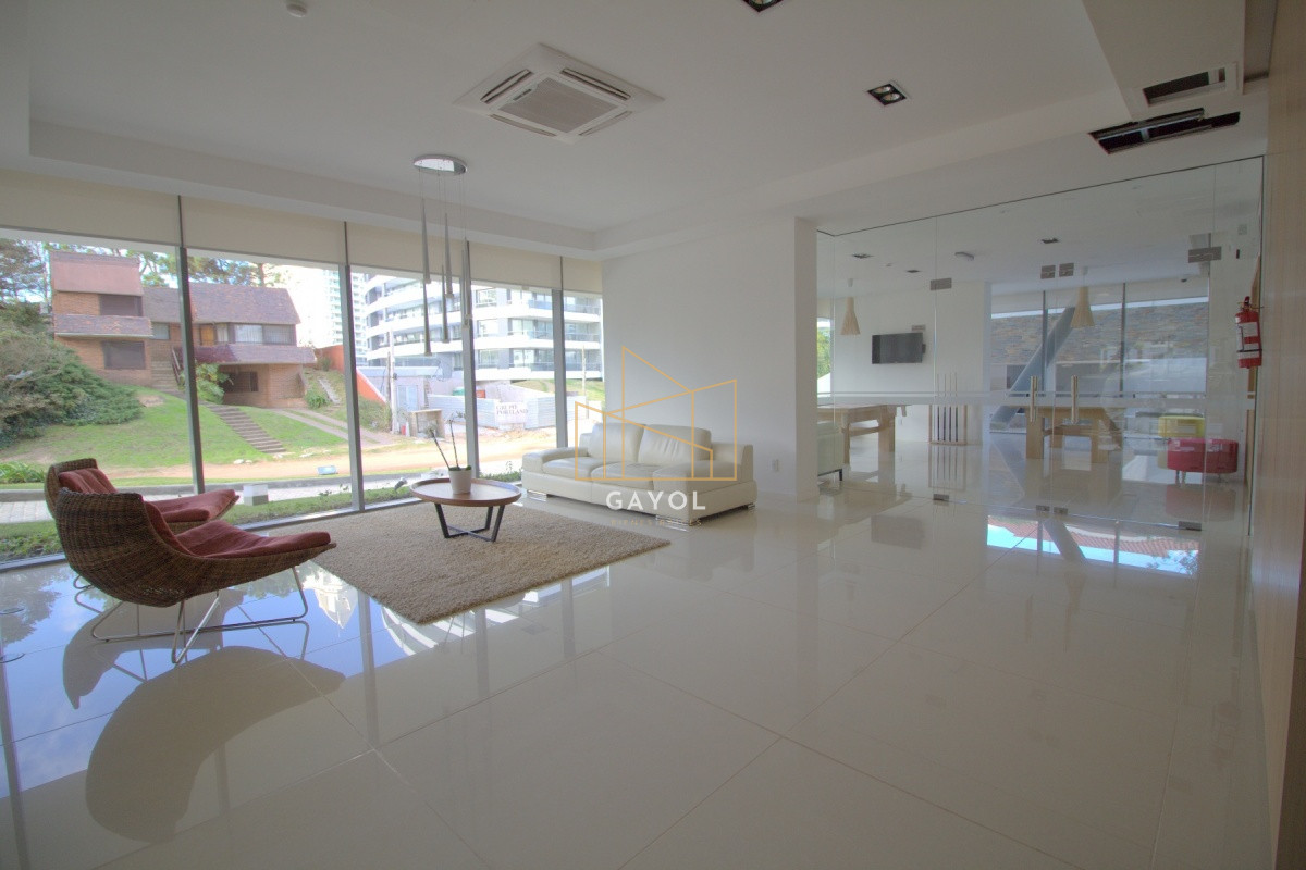 Apartamento ID.464 - Apartamento en venta 2 dormitorios. Chronos- Playa Brava. Punta del Este.