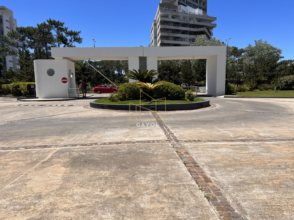 Apartamento ID.773 - Apartamento de 3 dormitorios mas servicio Roosevelt playa brava