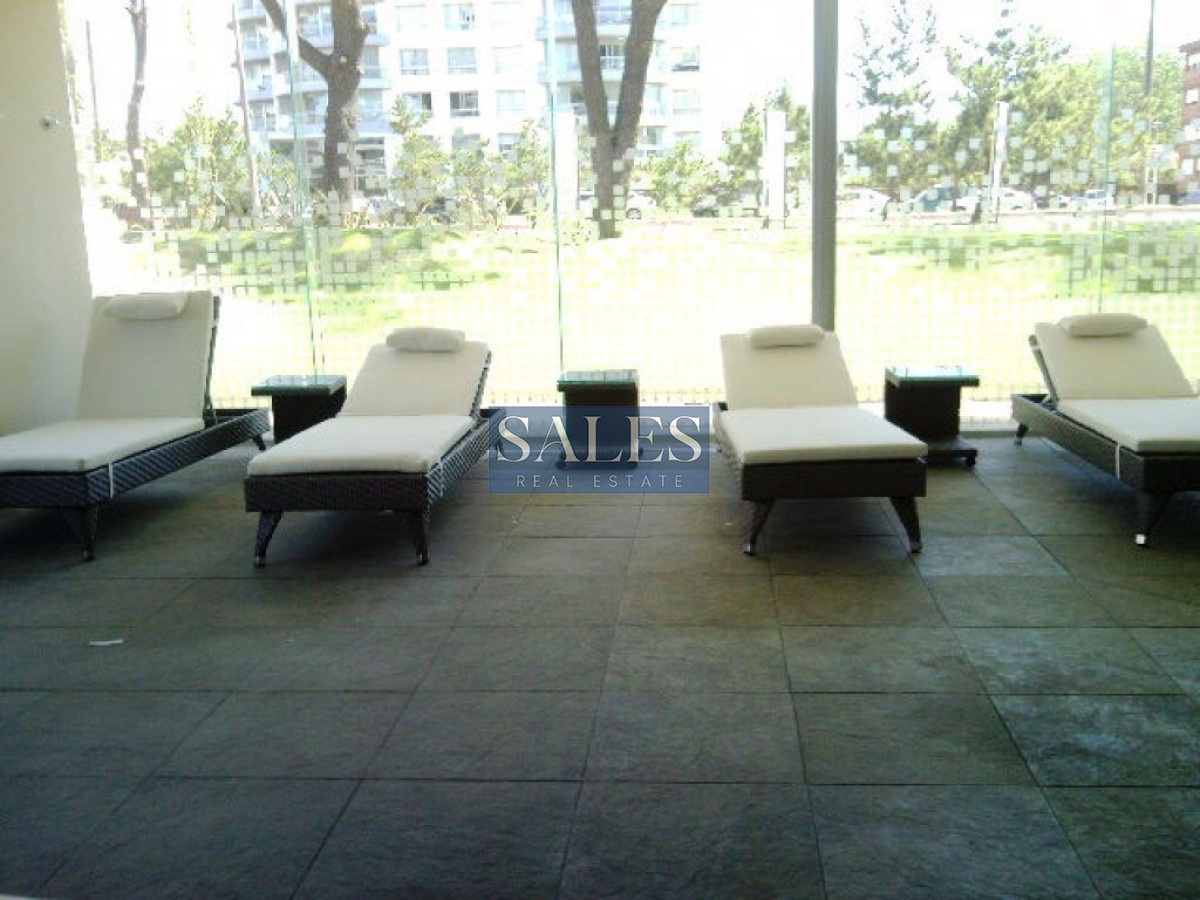 Apartamento ID.1075 - Apartamento en venta con renta 2 dormitorios. Punta del Este