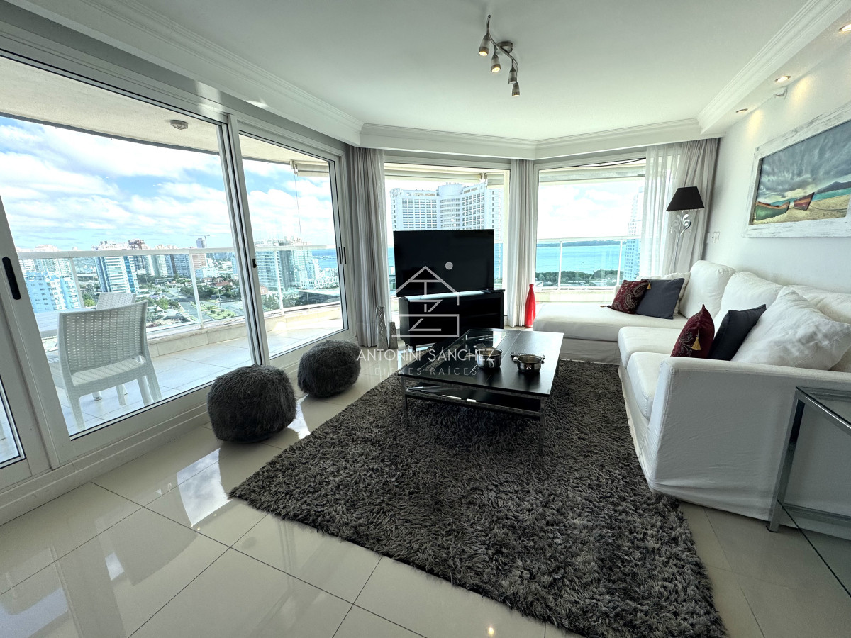 Apartamento ID.2824 - Apartamento en venta de 3 dormitorios mas dependencia de servicio con vista al mar playa mansa