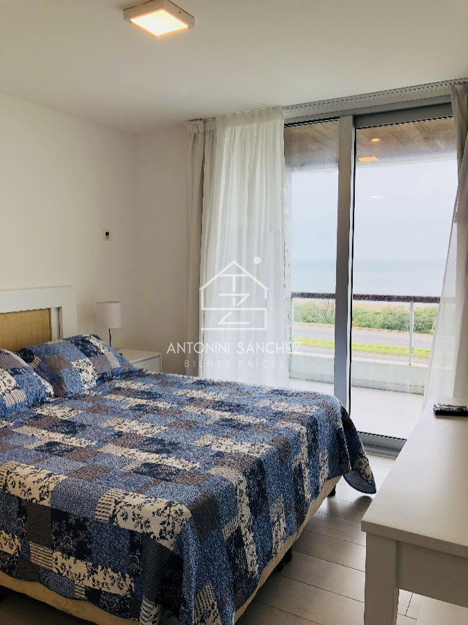 Apartamento ID.2013 - Isabel apartamento en venta 3 dormitorios más dependencia Vista al mar Piscina - Playa Mansa Punta del Este