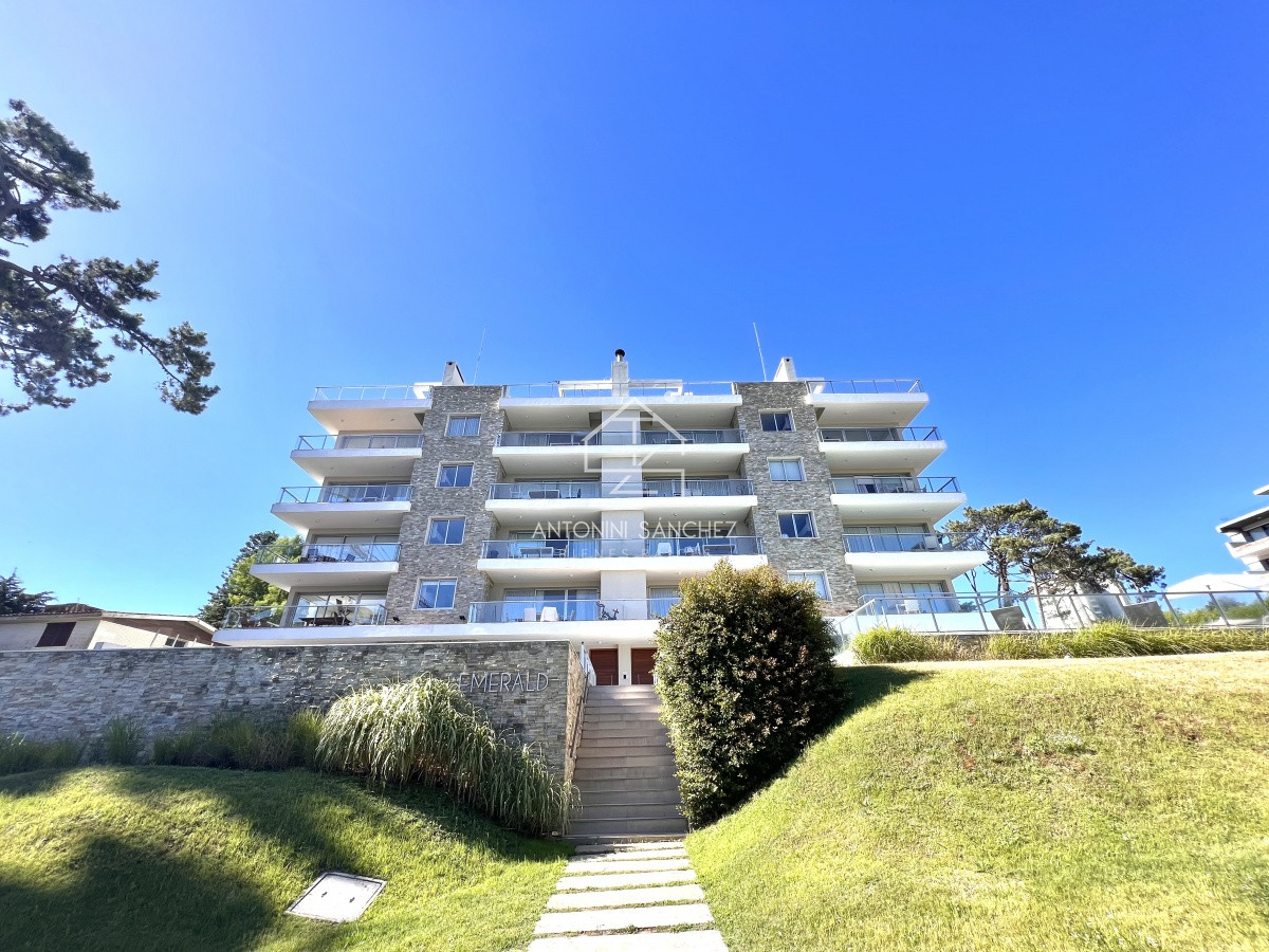 Apartamento ID.1709 - Emerald apartamento en venta - 3 dormitorios + den- piscina  - Mansa Penthouse Punta del Este