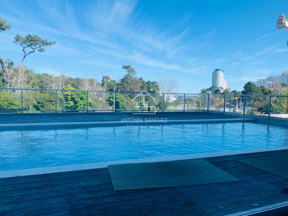 Apartamento ID.1709 - Emerald apartamento en venta - 3 dormitorios + den- piscina  - Mansa Penthouse Punta del Este