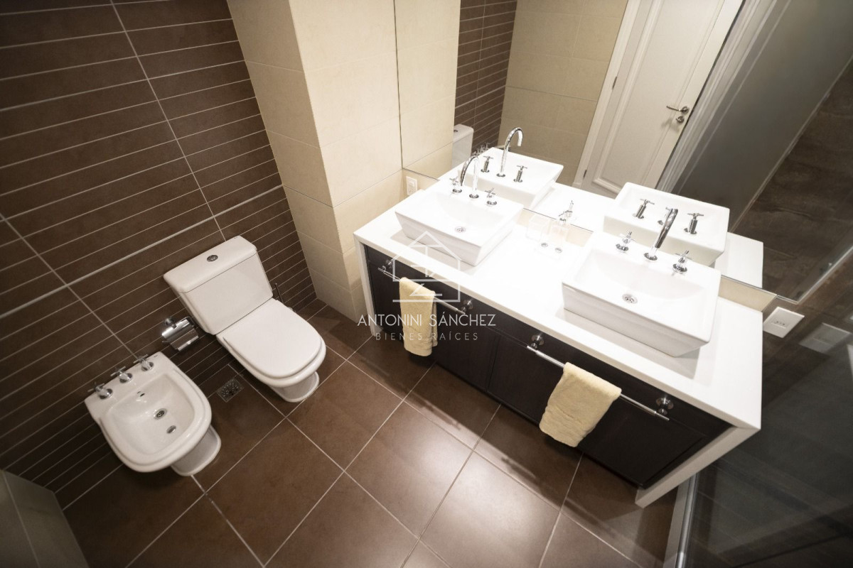 Apartamento ID.1674 - Imperiale. Apartamento en venta - 4 dormitorios.-