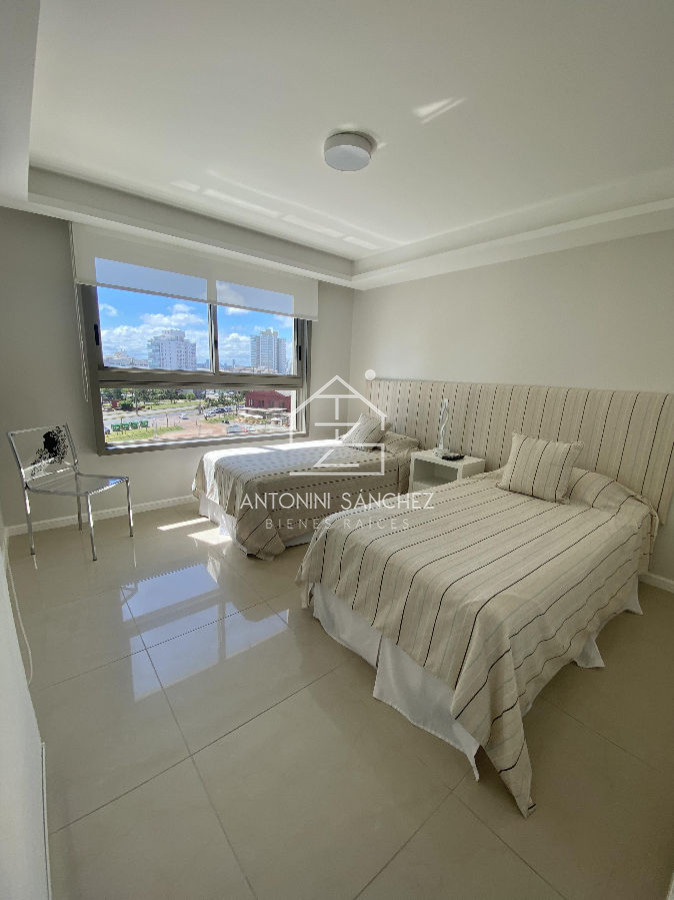 Apartamento ID.1674 - Imperiale. Apartamento en venta - 4 dormitorios.-