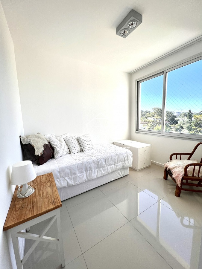 Apartamento ID.1709 - Emerald apartamento en venta - 3 dormitorios + den- piscina  - Mansa Penthouse Punta del Este