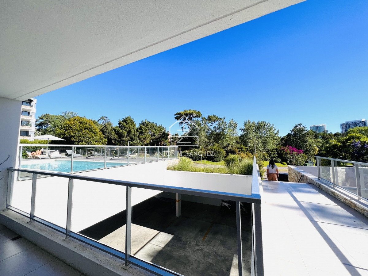 Apartamento ID.1709 - Emerald apartamento en venta - 3 dormitorios + den- piscina  - Mansa Penthouse Punta del Este