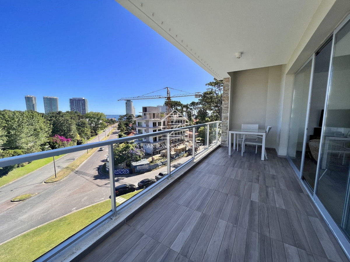 Apartamento ID.1709 - Emerald apartamento en venta - 3 dormitorios + den- piscina  - Mansa Penthouse Punta del Este
