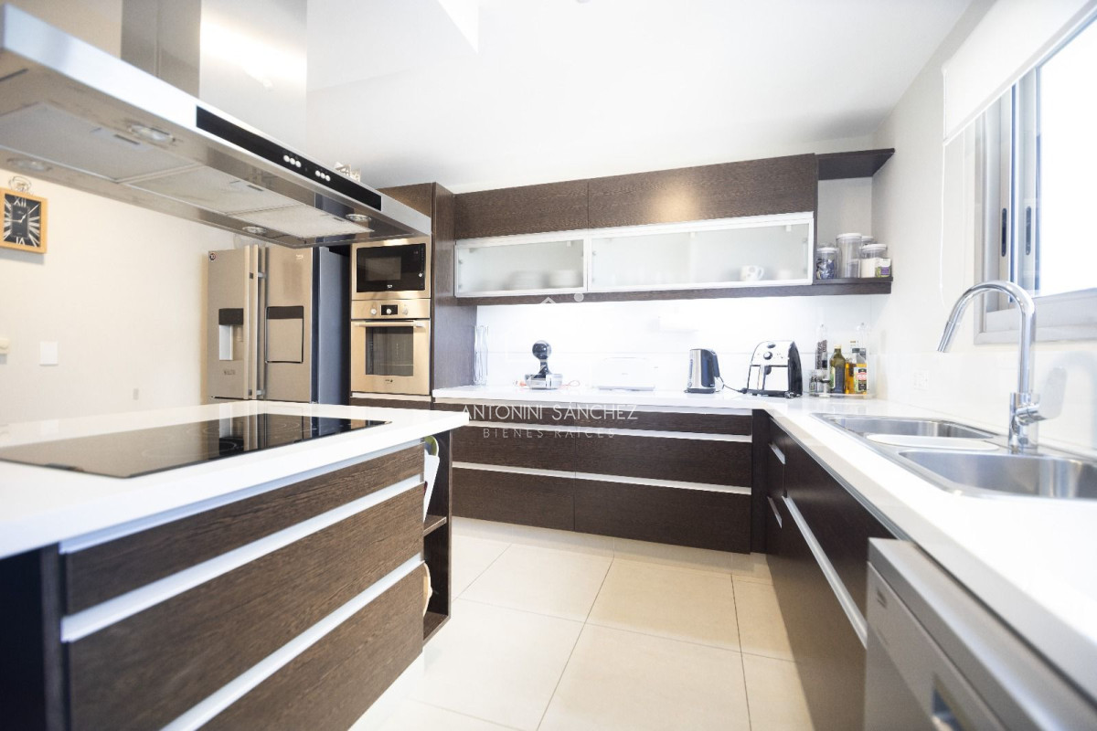 Apartamento ID.1674 - Imperiale. Apartamento en venta - 4 dormitorios.-