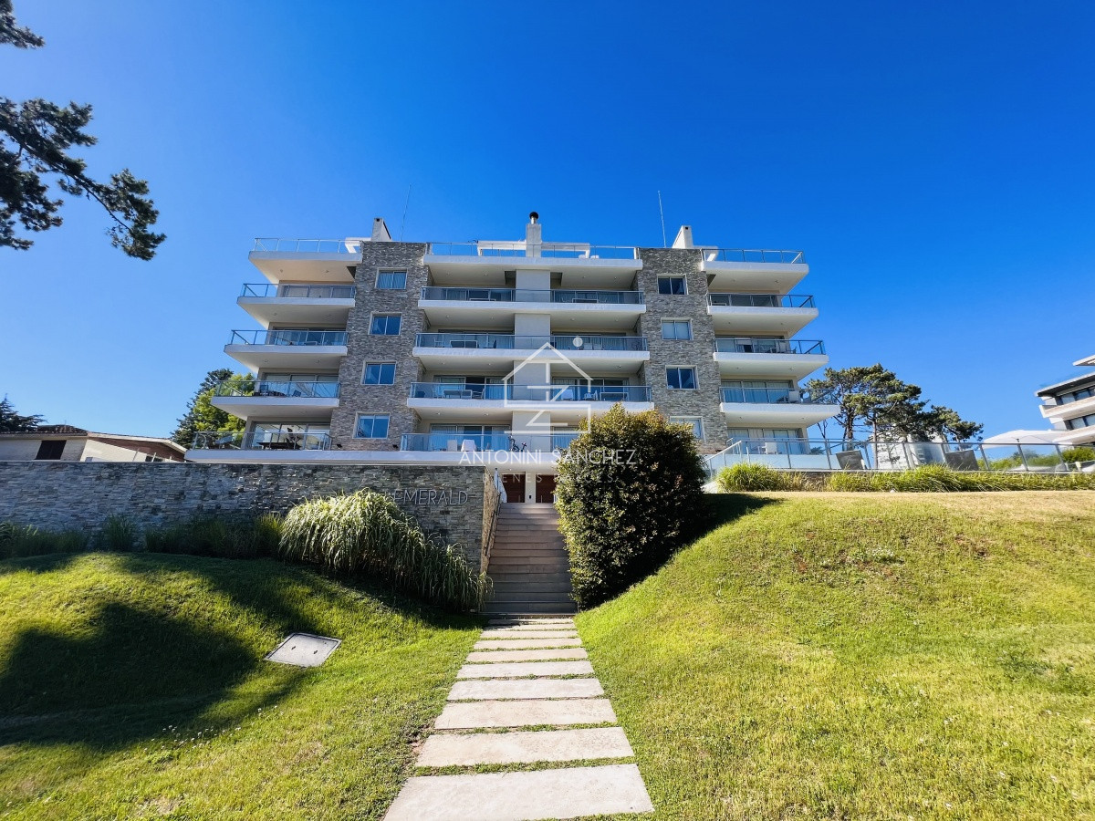 Apartamento ID.1709 - Emerald apartamento en venta - 3 dormitorios + den- piscina  - Mansa Penthouse Punta del Este