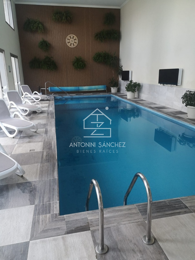 Apartamento ID.1525 - Apartamento de 2 dormitorios con servicio de playa. Place Lafayette Playa mansa Punta del Este.