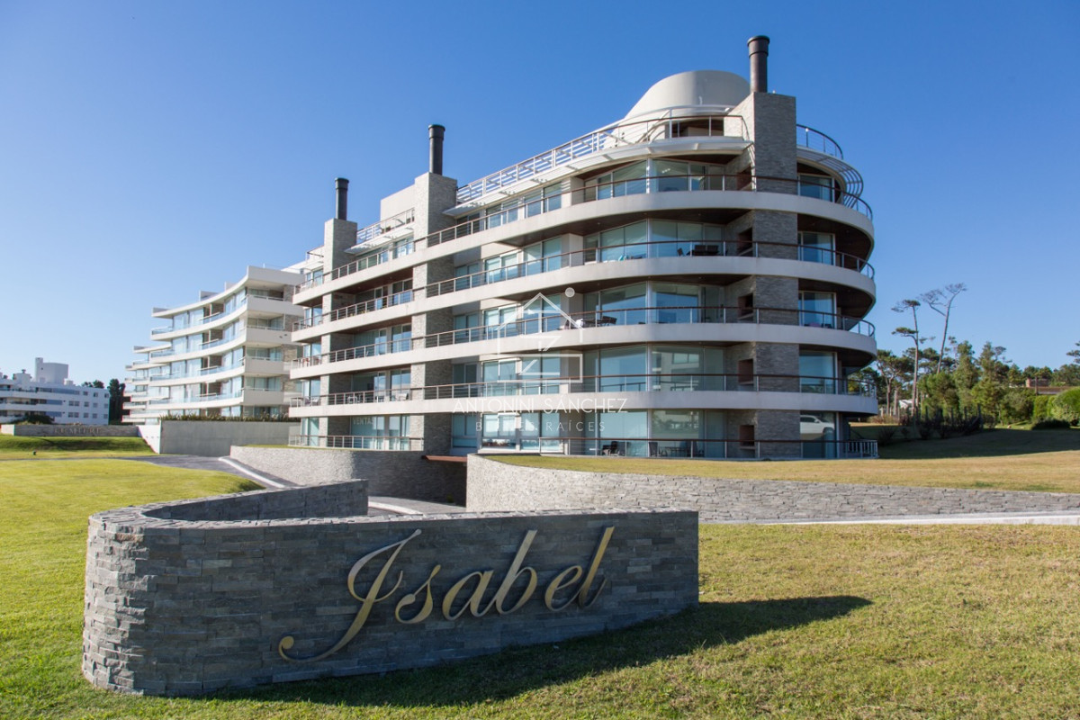 Apartamento ID.2013 - Isabel apartamento en venta 3 dormitorios más dependencia Vista al mar Piscina - Playa Mansa Punta del Este