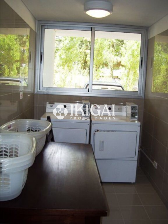 Apartamento ID.831 - Apartamento en venta con renta 2 dormitorios. Punta del Este