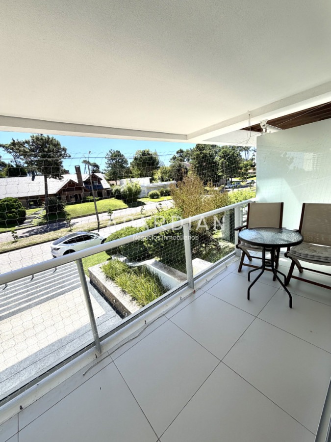 Apartamento ID.21099429 - Apartamento - venta - 1  dormitorio -   Mansa - piscina - parrillero Punta del Este