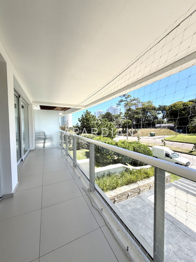 Apartamento ID.21099429 - Apartamento - venta - 1  dormitorio -   Mansa - piscina - parrillero Punta del Este