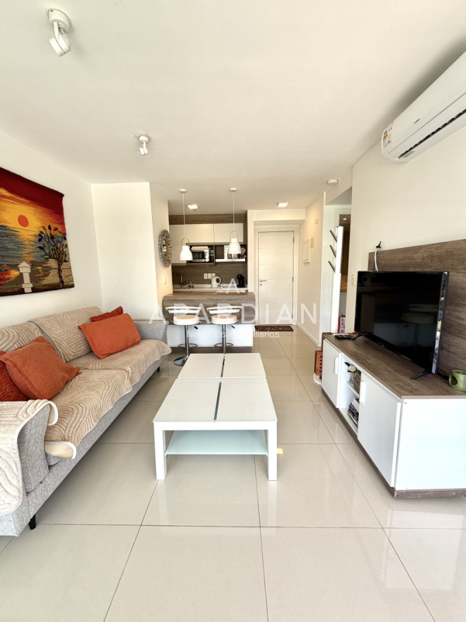 Apartamento ID.21099429 - Apartamento - venta - 1  dormitorio -   Mansa - piscina - parrillero Punta del Este