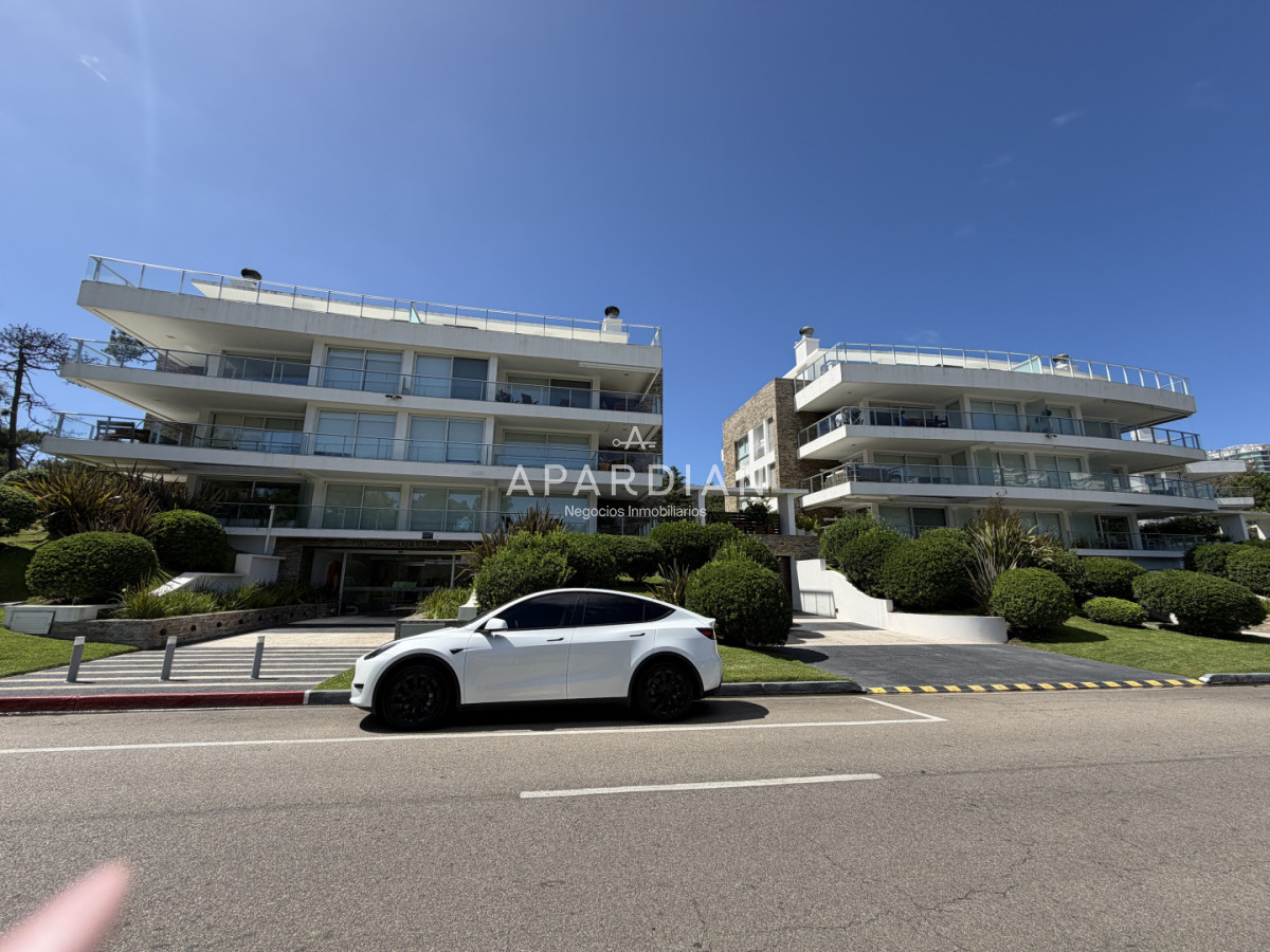 Apartamento ID.21099429 - Apartamento - venta - 1  dormitorio -   Mansa - piscina - parrillero Punta del Este