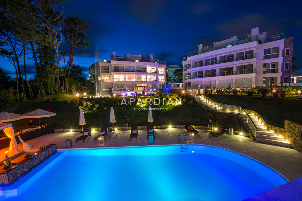 Apartamento ID.21099429 - Apartamento - venta - 1  dormitorio -   Mansa - piscina - parrillero Punta del Este