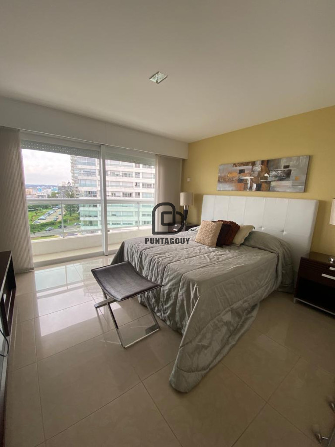 Apartamento ID.1721 - Aquarela apartamento en alquiler anual 3 dormitorios y dependencia. Punta del Este.