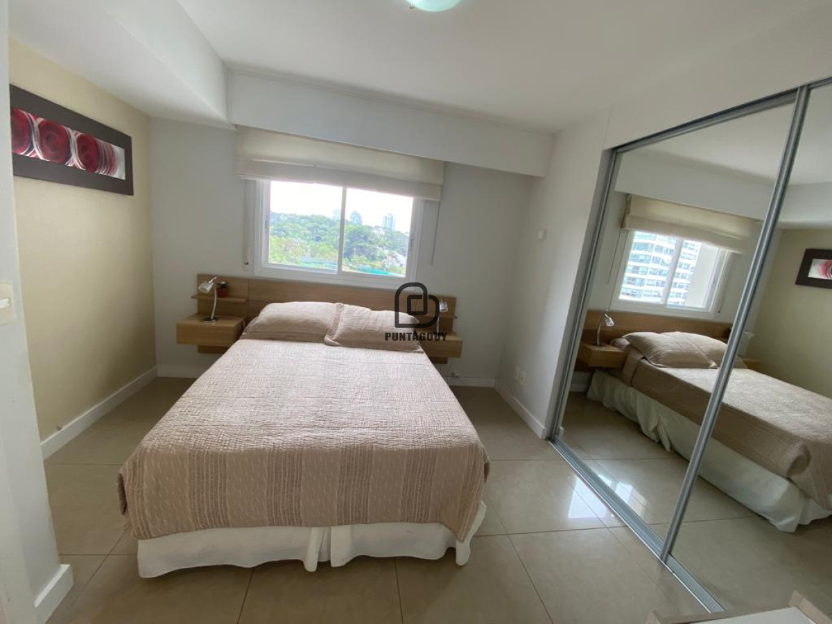 Apartamento ID.1721 - Aquarela apartamento en alquiler anual 3 dormitorios y dependencia. Punta del Este.