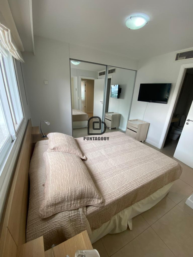 Apartamento ID.1721 - Aquarela apartamento en alquiler anual 3 dormitorios y dependencia. Punta del Este.