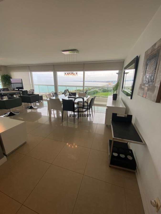 Apartamento ID.1721 - Aquarela apartamento en alquiler anual 3 dormitorios y dependencia. Punta del Este.