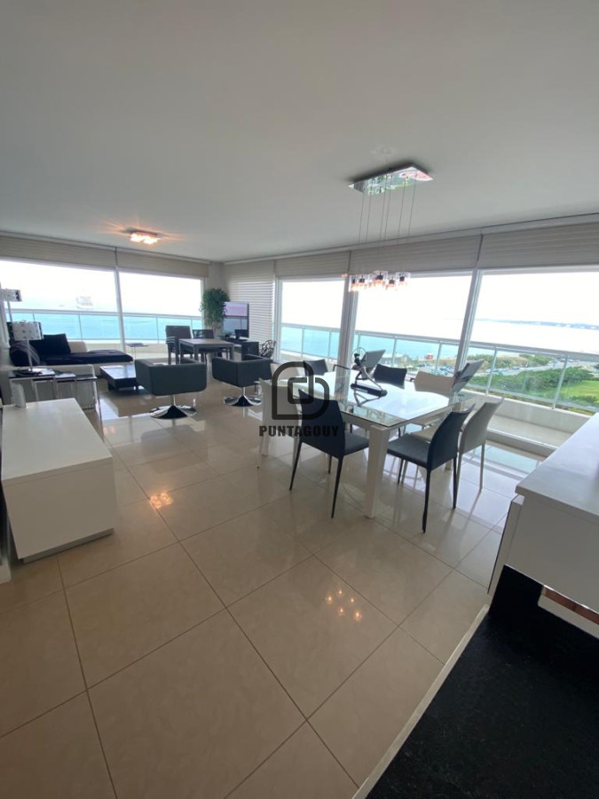 Apartamento ID.1721 - Aquarela apartamento en alquiler anual 3 dormitorios y dependencia. Punta del Este.