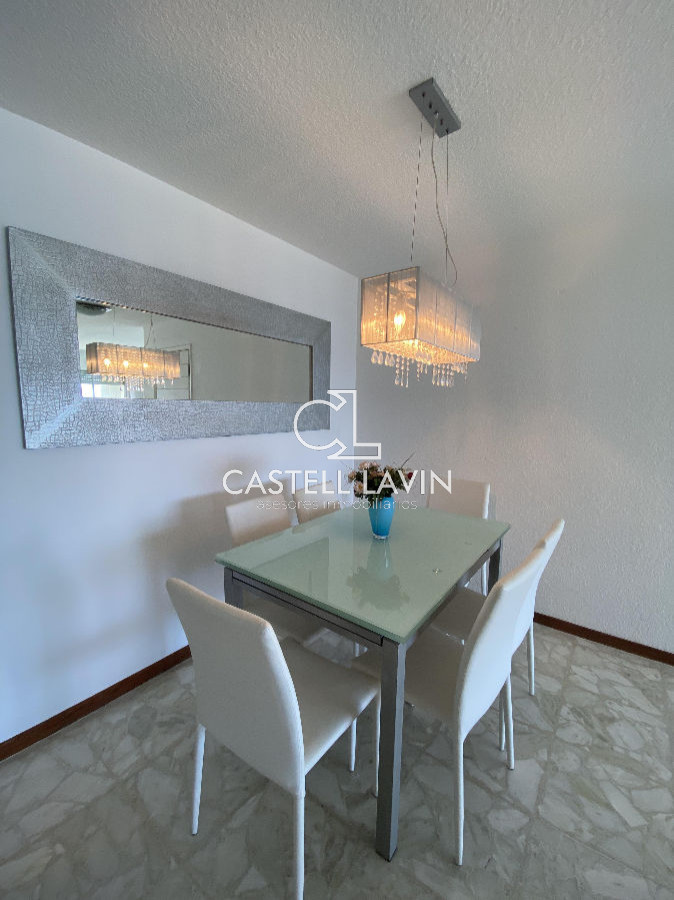 Apartamento ID.212 - Venta Apartamento 3 dormitorios con vista al mar Playa Mansa Punta del Este.