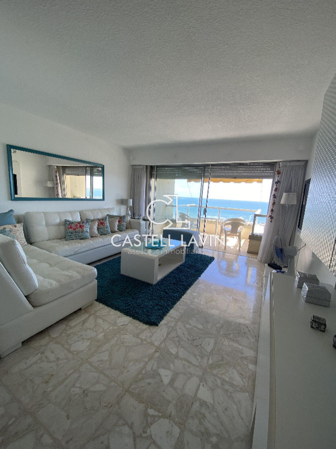 Apartamento ID.212 - Venta Apartamento 3 dormitorios con vista al mar Playa Mansa Punta del Este.