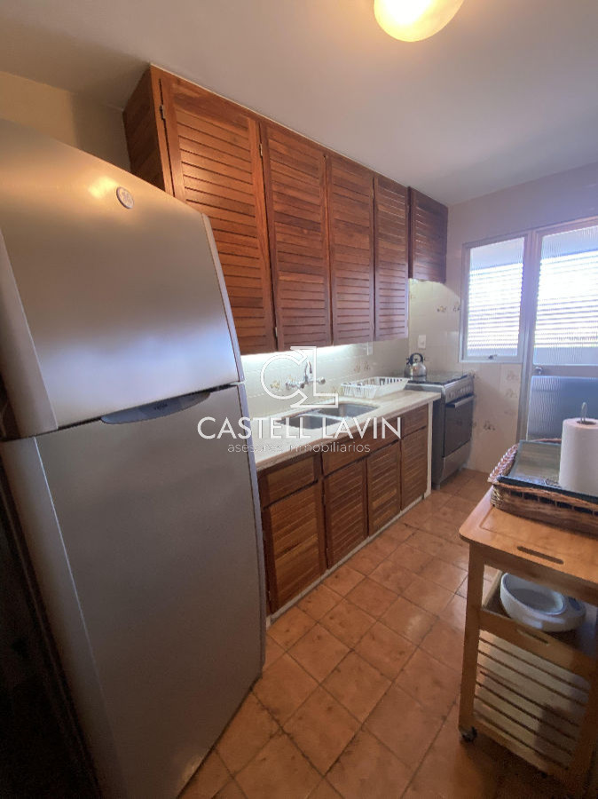 Apartamento ID.212 - Venta Apartamento 3 dormitorios con vista al mar Playa Mansa Punta del Este.