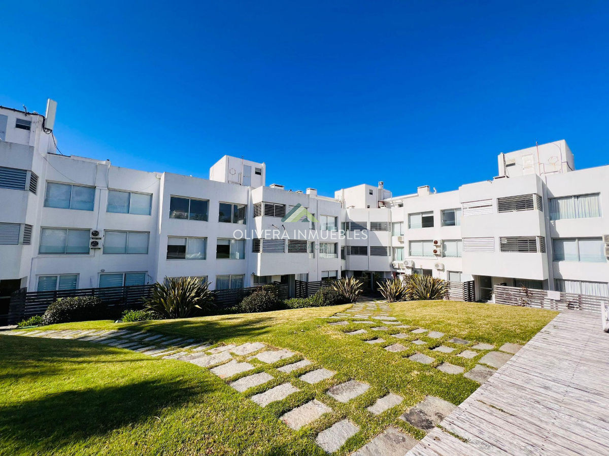 Apartamento ID.11344 - Apartamento en venta 3 dormitorios- Montoya 